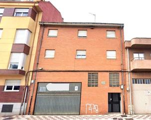 Pis a Avenida libertad-nv 51. Piso de tres habitaciones en navatejera