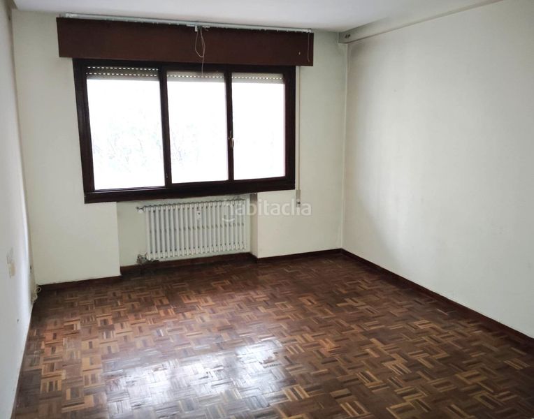 Foto 0e5d5d21-c105-40c1-bafc-52c79cdf67f5. Pis a calle covadonga 2 a San Claudio - La Chantría León