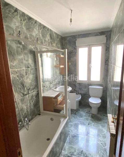 Foto 28f5b3e9-86d2-4781-9519-00a2bb0e34d0. Appartamento in calle flores lemus 5 in San Claudio - La Chantría León