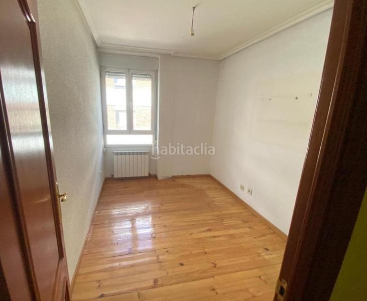 Foto 4f4fa52c-01a7-4910-82c3-ad9f169e428e. Appartamento in calle flores lemus 5 in San Claudio - La Chantría León