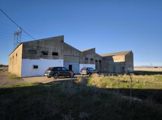 Bâtiment à usage industriel à Camino ubalda-tc 110. Nave en la zona de leclerc