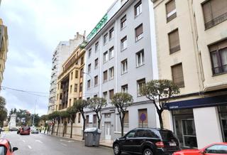 Pis a Avenida roma 24. Amplio piso para reformar en avenida de roma