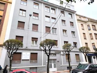 Piso en Avenida roma 24. Amplio piso para reformar en avenida de roma