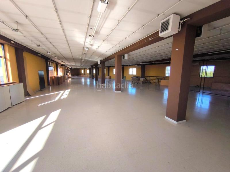 Foto 16f55162-7b35-4493-9dba-64c4b4c2e13a. Nau industrial a avenida pr pablo die-tc 626 a Trobajo del camino