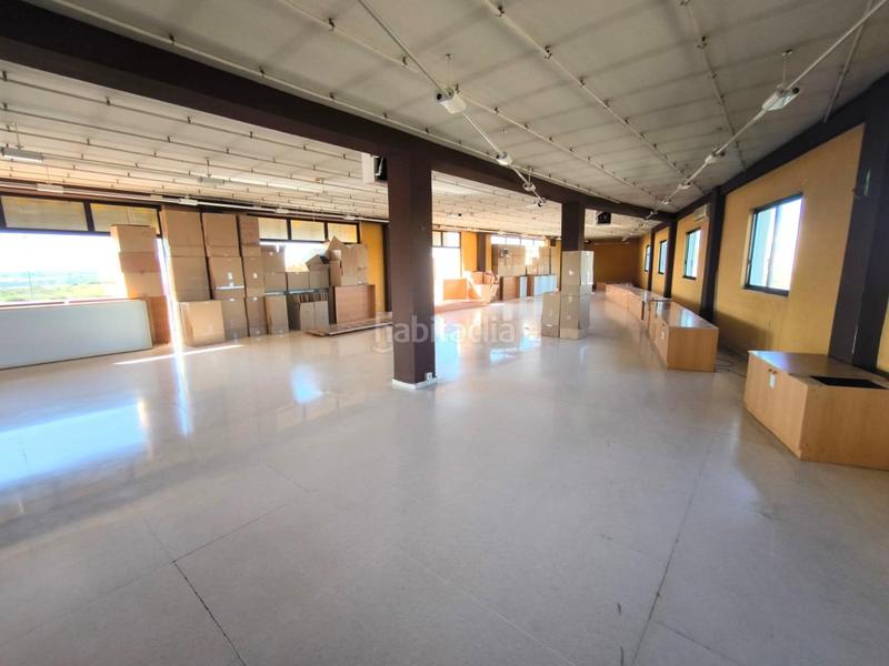 Foto 7a98109b-012b-47a3-8d50-404baeaa7eb0. Nau industrial a avenida pr pablo die-tc 626 a Trobajo del camino