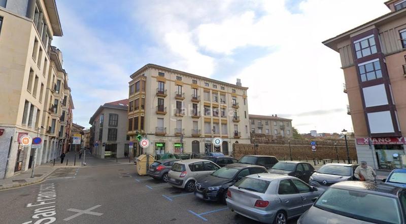 Foto 1b35d7a1-bfc5-491c-8086-6ec18083cd0b. Edificio en calle hospicio 19 edificio en calle san francisco en León