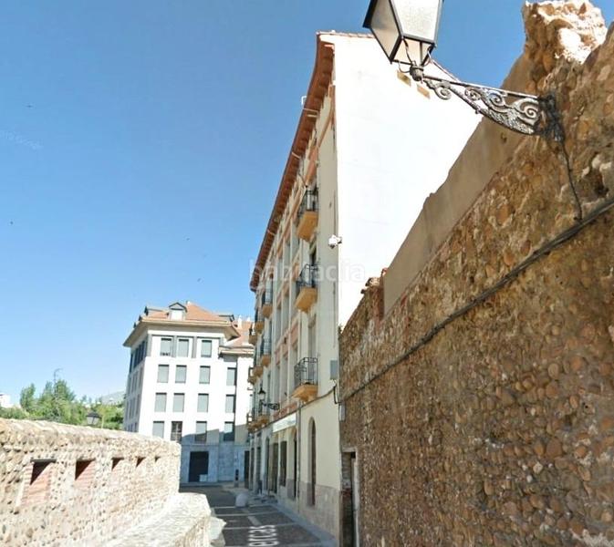 Foto e32203b3-fa7b-40d1-8d9b-de1e19cb1d19. Edificio en calle hospicio 19 edificio en calle san francisco en León