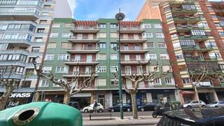 Location Appartement à Avenida lancia 3. Centrico piso en lancia