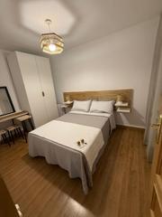 Location Appartement à Avenida alc m castaño 31. Se alquila piso recién reformado