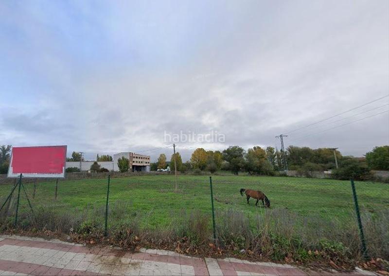 Foto 76c91a35-feb9-48b8-802b-7f84e94fabbd. Terrain résidentiel dans calle de azorín 234 dans Crucero León