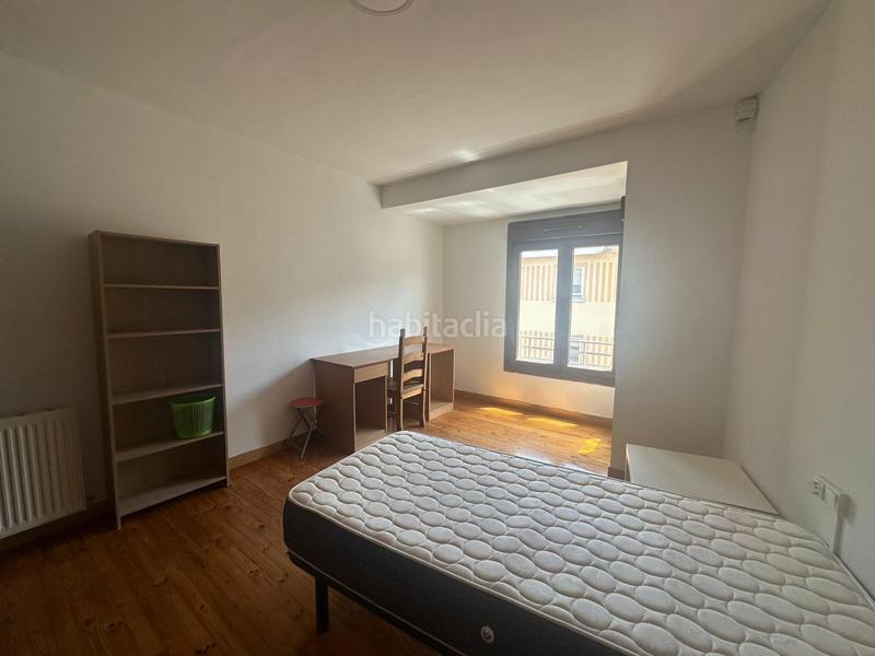 Foto a2ceca55-dced-4591-81f5-8cbbc4df74fd. Piso  de 5 habitaciones en el ejido leon en El Ejido - Santa Ana León