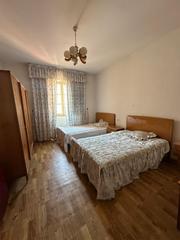 Appartement  Calle joaquin costa. Piso para reformar en padre isla leon