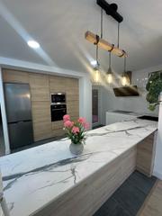 Pis  Calle sampiro. Espectacular piso reformado en calle sampiro leon