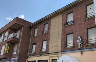 Edifici a Avenida antibioticos-a 102. Edifico para reformar en la avenida antibioticos