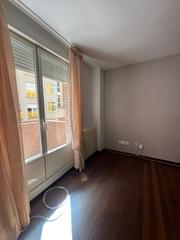 Location Appartement  Calle de agustín alfageme. Alquiler piso, trastero y garaje cerca de la plaza el huevo