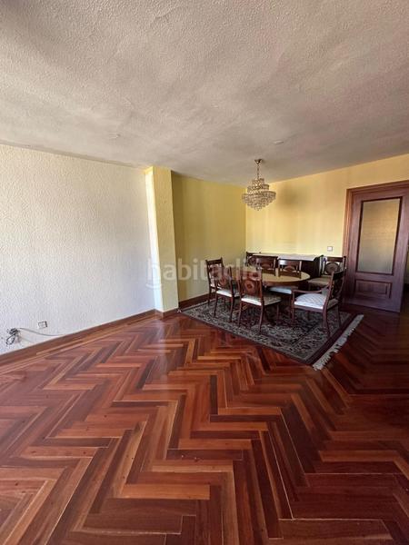 Foto 31e4a110-a0d4-4593-85a2-b316e62da2e8. Pis amb calefacció aparcament a Centro Ciudad León