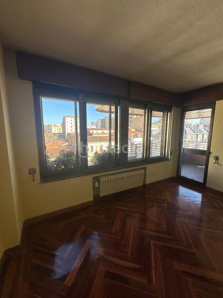 Foto 3c424d1b-5d53-46db-8843-6d6c5b408b41. Pis amb calefacció aparcament a Centro Ciudad León