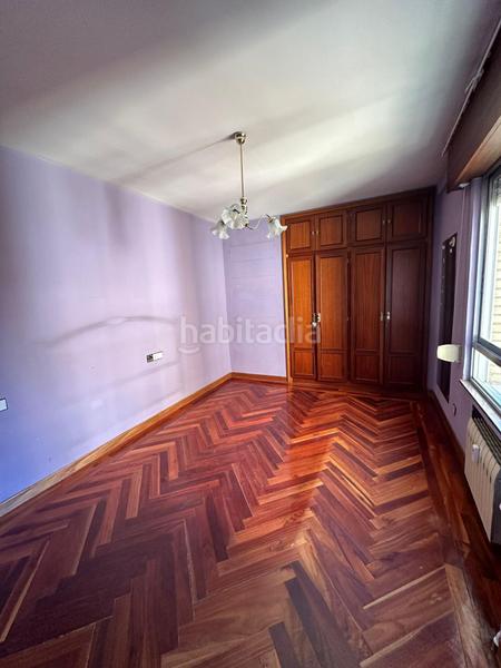 Foto 57182c52-c3ba-4f88-b09f-ca94f39a3ff0. Pis amb calefacció aparcament a Centro Ciudad León