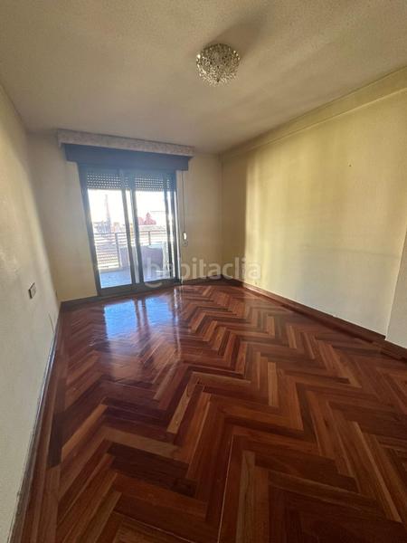 Foto 6a5b2832-4823-43c5-bce2-a1489e853db0. Pis amb calefacció aparcament a Centro Ciudad León