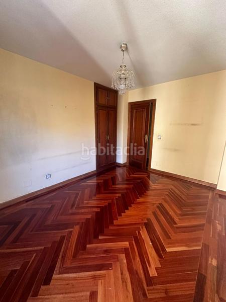 Foto a94048a1-b361-4fdb-a948-97b692575d99. Pis amb calefacció aparcament a Centro Ciudad León