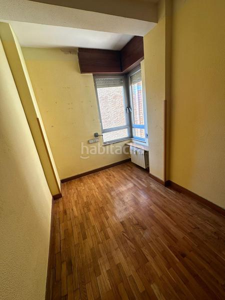 Foto b832ea5d-45dc-4a73-bfeb-534917412935. Pis amb calefacció aparcament a Centro Ciudad León