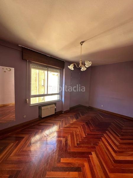 Foto c010bd75-2610-4d20-9a8d-0a5be24ac678. Pis amb calefacció aparcament a Centro Ciudad León