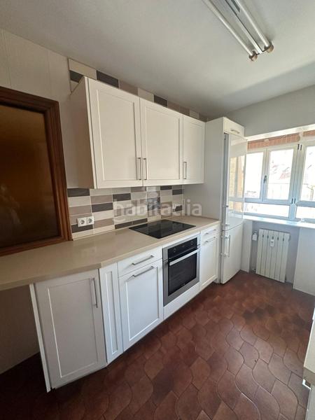 Foto c61515e2-7df6-4e1d-b9cc-1aee15b4c67b. Pis amb calefacció aparcament a Centro Ciudad León