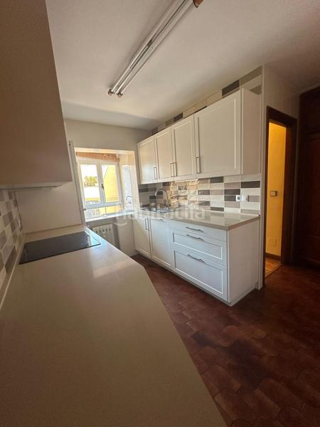 Foto d0f7a0fb-e33d-4b2d-b869-c6a69a251613. Pis amb calefacció aparcament a Centro Ciudad León