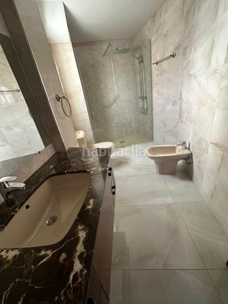 Foto e266cc1d-54d4-4ca0-95ab-99fe50f3bcc3. Pis amb calefacció aparcament a Centro Ciudad León