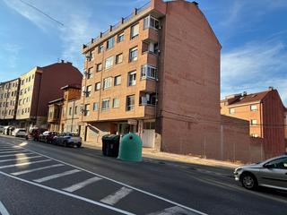 Pis  Avenida pr pablo die-tc. Piso de 3 habitaciones con uso de terraza de 80 m2