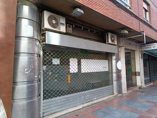 Rent Business premise in Calle santiesteban o 3. Local comercial al lado de la picara.