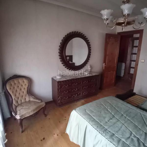 Foto cf2d6aeb-2bb6-4576-84a0-847fa28d8efe. Edifici a San Mamés - La Palomera León