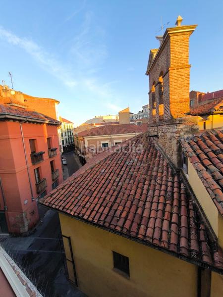 Foto b9768f62-08cc-49e9-9537-95d9120d6491. Edifici a Casco Antiguo León