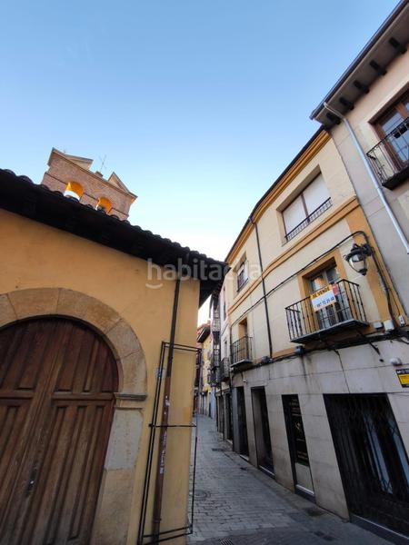 Foto cf468dfa-29a2-4f14-a17d-979f9abb8aca. Edifici a Casco Antiguo León