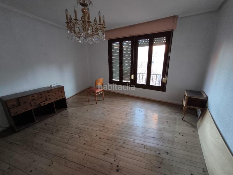 Foto f08a4a26-c3bf-4c25-b250-b0c26f7b3e8d. Edifici a Casco Antiguo León