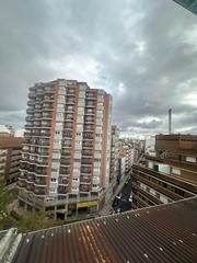 Pis  Calle lucas tuy. Piso con amplia terreza en el centro de leon