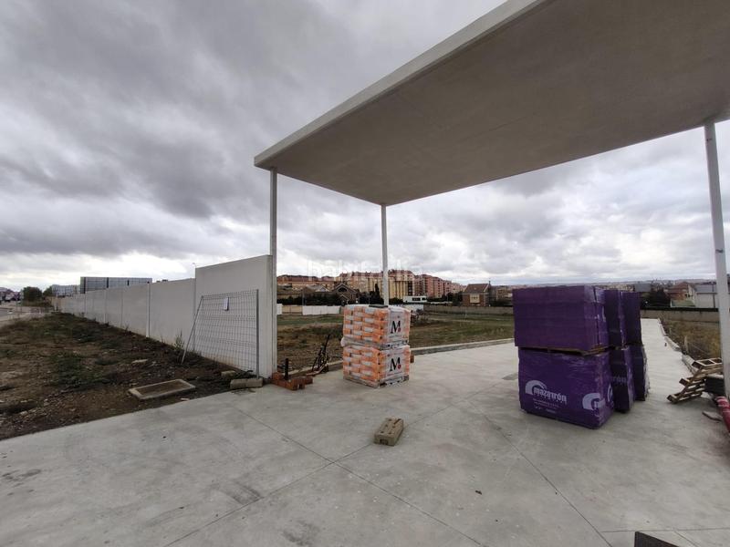 Foto 27ca6b92-d827-441c-a432-f28adfd1d2db. Terreno residencial parcela urbanizable de 738,83 en eras de renueva leon en León