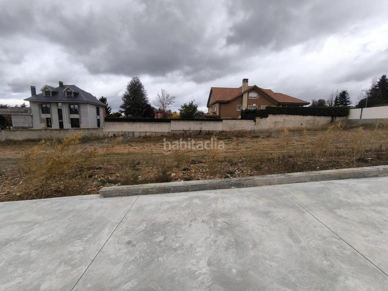 Foto 3ccadbd0-92db-4e7f-ba05-91eaa6335d6a. Terreno residencial parcela urbanizable de 738,83 en eras de renueva leon en León