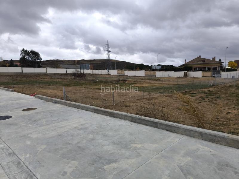 Foto 4c18b7a8-0c6a-4616-ac54-9946e7d61aad. Terreno residencial parcela urbanizable de 738,83 en eras de renueva leon en León
