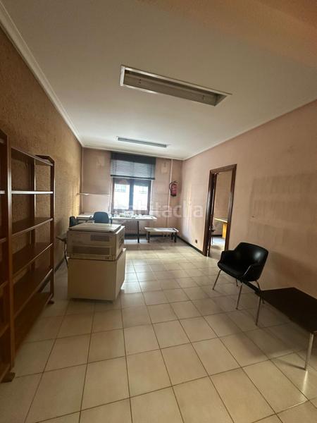 Foto c13be43b-ce20-4b45-889c-5b45fca95a39. Alquiler oficina  en el centro de leon en León