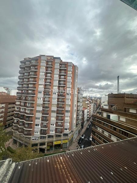 Foto 04df1583-f175-4ac5-b578-20dc2aa23804. Penthouse with heating parking in Centro Ciudad León