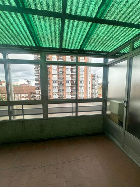 Foto 6818100d-001f-4f80-9483-137a68753887. Penthouse with heating parking in Centro Ciudad León