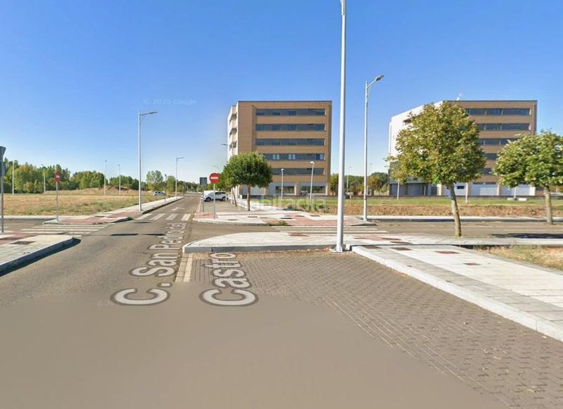 Foto 0f2aa52f-b4d0-4006-88d4-01178f7cc303. Terreny residencial a La Lastra León