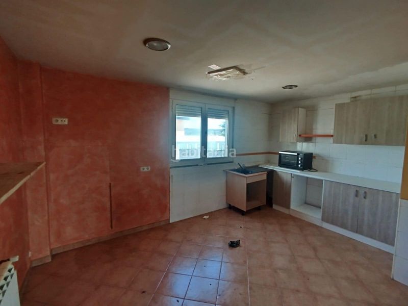 Foto 13fb14a2-c942-4407-9cea-c42ebf9b9b11. Casa aparellada amb calefacció aparcament a Sariegos