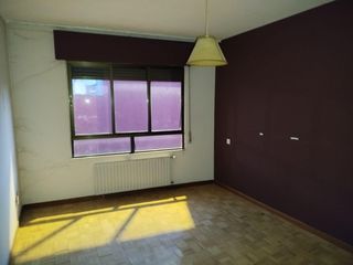 Pis  Calle valdesaz. Se vende piso en valencia de don juan leon