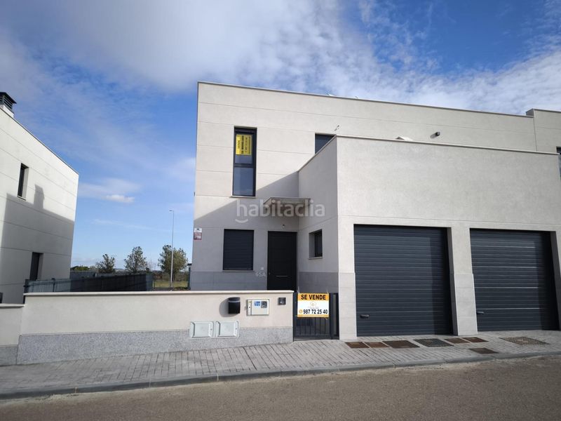 Foto 0a1c9977-4ce8-42d2-85c2-22dfaf939202. Chalet espectacular chalet en Sariegos