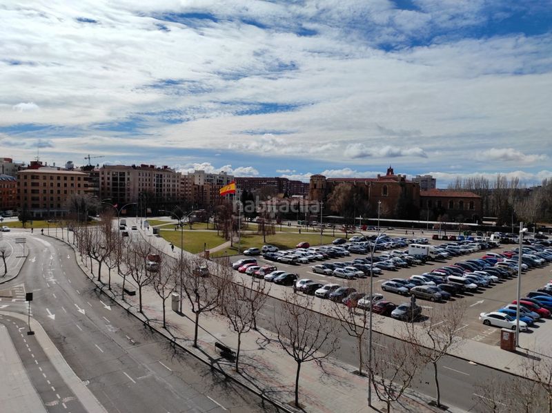 Foto 4435364f-c214-40ec-95d7-39d3162bb19c. Lloguer dúplex amb calefacció aparcament a Centro Ciudad León