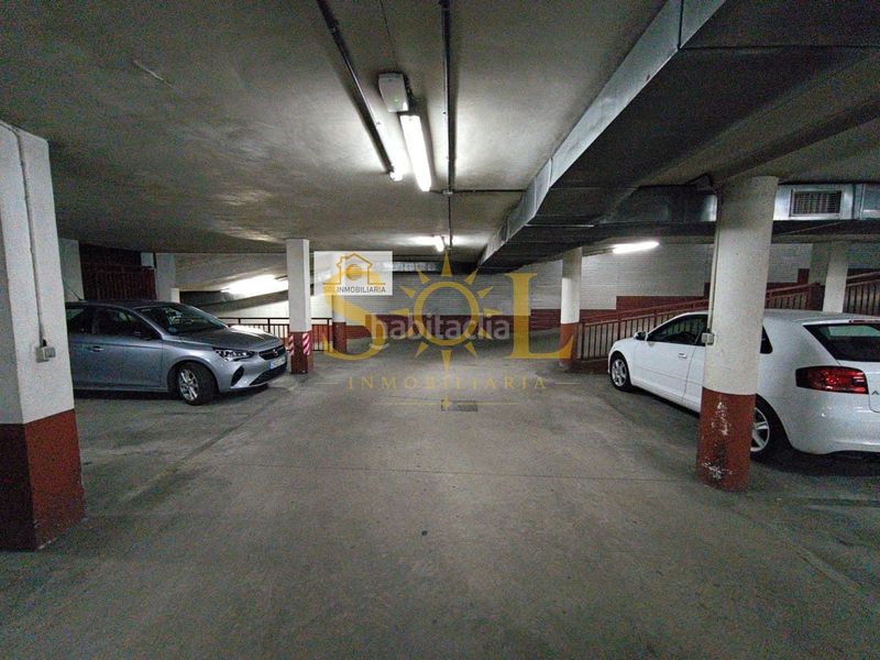 Foto e89d00a5-f3b2-44e8-8612-8e1a6b5b29e3. Alquiler parking coche en calle san lorenzo 4 alquiler de plaza de garaje zona catedral de leon en León
