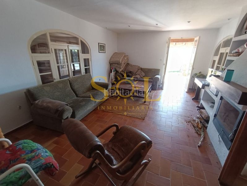 Foto 168d0218-045c-4a8d-889a-e7e8054728fd. Casa amb calefacció aparcament a Garrafe de Torío