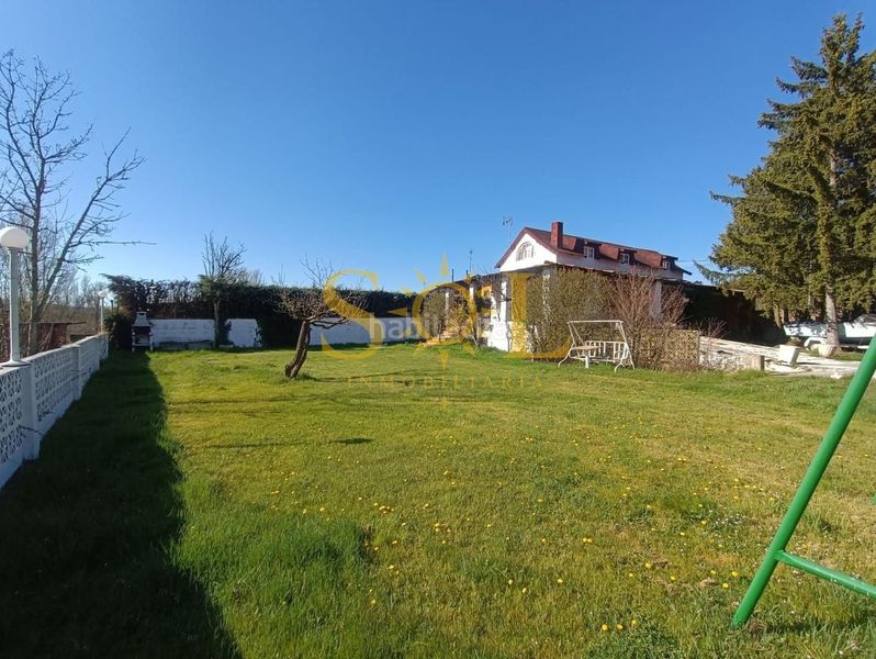 Foto ee4c3d87-1bd3-4283-96f0-7bda54f5fe39. Casa amb calefacció aparcament a Garrafe de Torío
